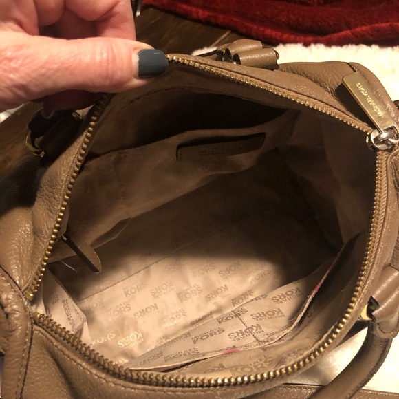 MICHAEL KORS Taupe Leather Satchel Fulton Crossbody Tote Handbag - Picture 12 of 13